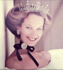 Royal Style: keep the Erdem, but bring on the tiaras! 