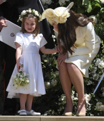 Anyone else think Kate is coming across as a bit precious and over-sensitive? Baby brain, lip gloss etc.