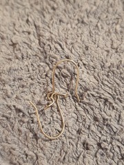 Am I a complete idiot - or do these earrings not fasten?