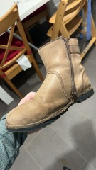 Everyday leather ankle boots