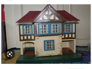 Does anyone have a dolls house? As a hobby?
