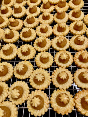 Thread 4 - TalkExiles: "The Planet Goes On Being Round"