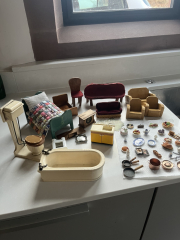 Does anyone have a dolls house? As a hobby?