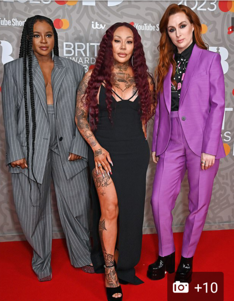 Brit Awards Red Carpet- my god in heaven