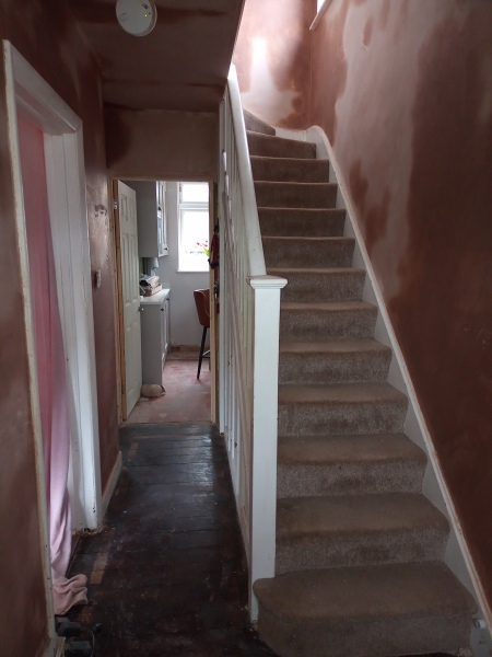What colour to paint this hallway? (photos)