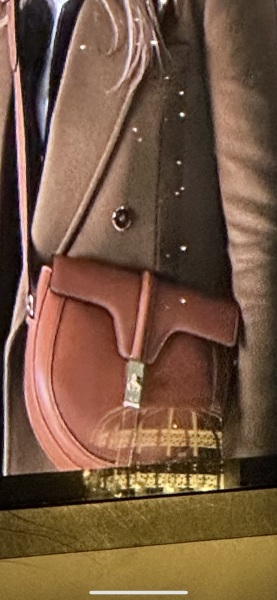 I need someone to identify this LOVELY bag