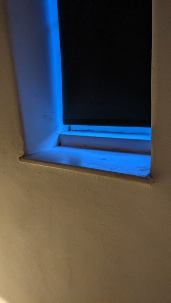 Inside of window frame ..blind query ..with photos