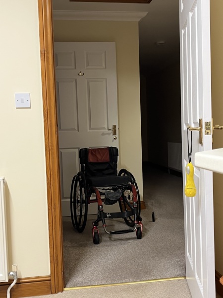 Are these fitted wardrobes worth anything? (pics incl)