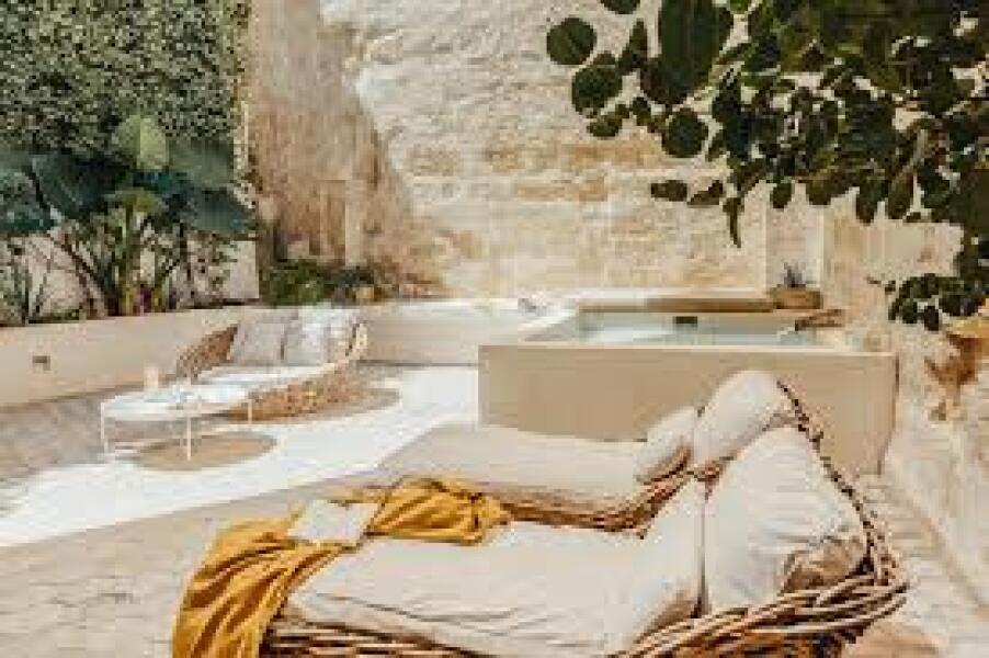 Your best hotels with private tubs/plunge pools