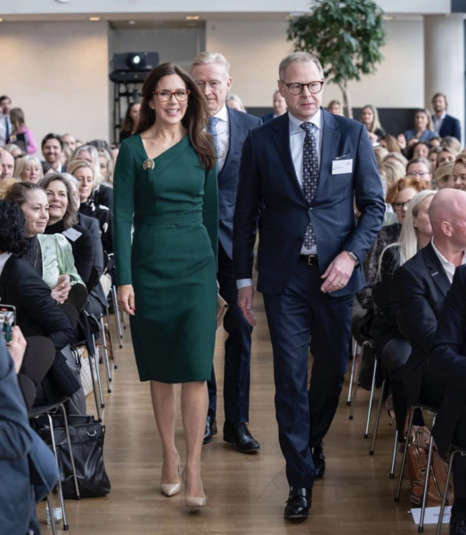 Royal Style: keep the Erdem, but bring on the tiaras! 