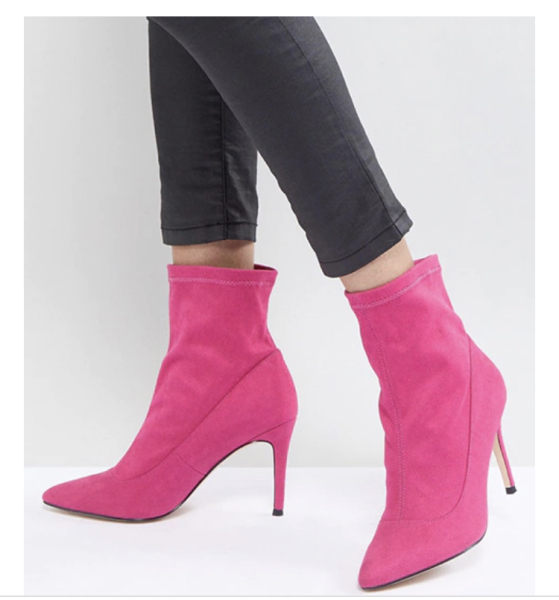What shoes with this dress?