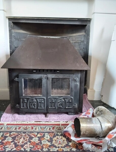 Help to identify this LOGBURNER pls?