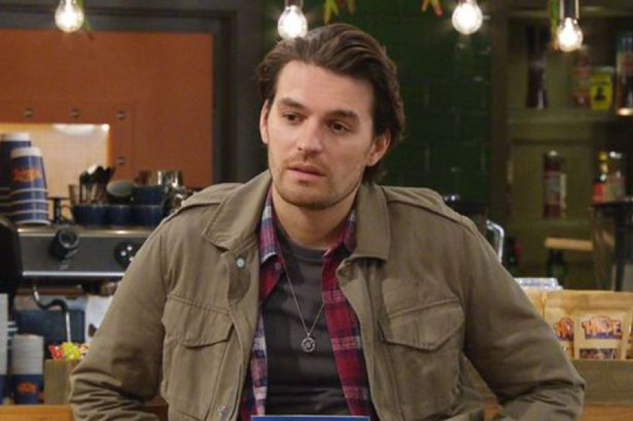Emmerdale **NO SPOILERS**  Mary's going mad on Tinder. Leyla's job is out the winda. David's made the choice to flee. And Chas can just get in the sea