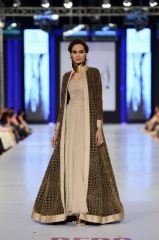 Do you know about Indian/Pakistani traditional clothing?