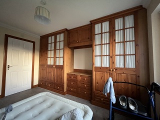 Are these fitted wardrobes worth anything? (pics incl)