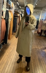 Les Parisiennes des Mamansnet: JesusFlo Superstar in a Back Lit Kaftan (Toyboy Not Included)