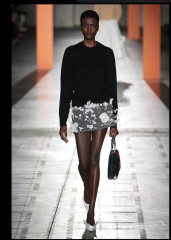 Les Parisiennes des Mamansnet: JesusFlo Superstar in a Back Lit Kaftan (Toyboy Not Included)