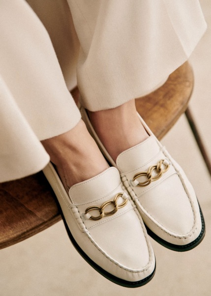 Which socks with these loafers