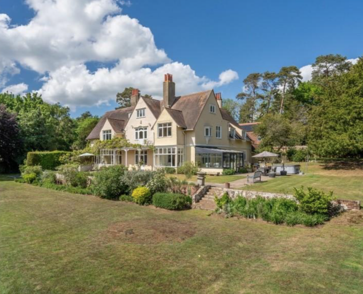 What houses are available locally for £1.5m