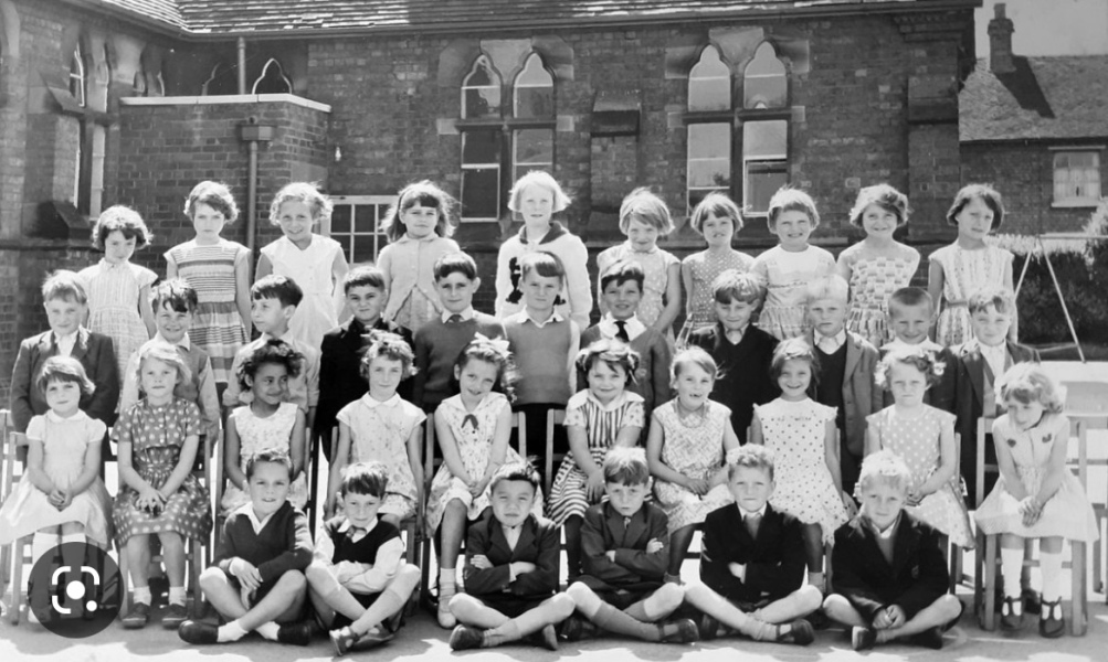 Aibu to ask why did so many people have bowl haircuts?