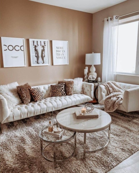 Trying to find this colour (pic attached) - any ideas? 