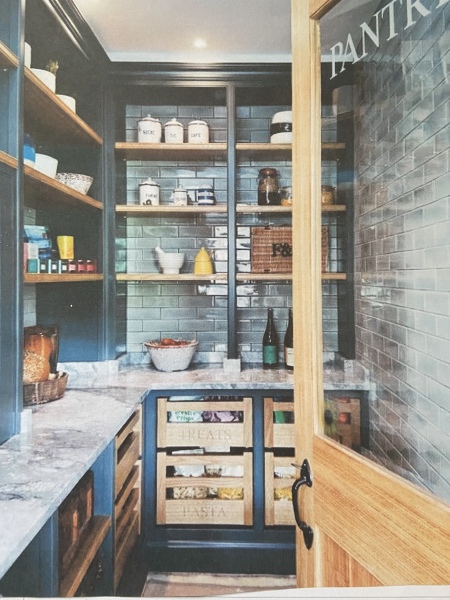Please show me your walk-in larder/pantry