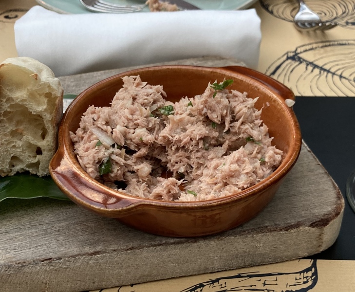 Come and tell me your dull and unexciting news 25: Calmly through the day 