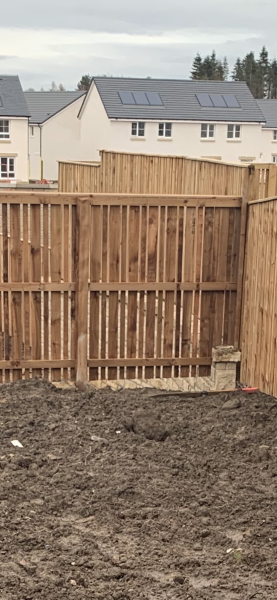 New build - sloping garden - no retaining wall (photo)