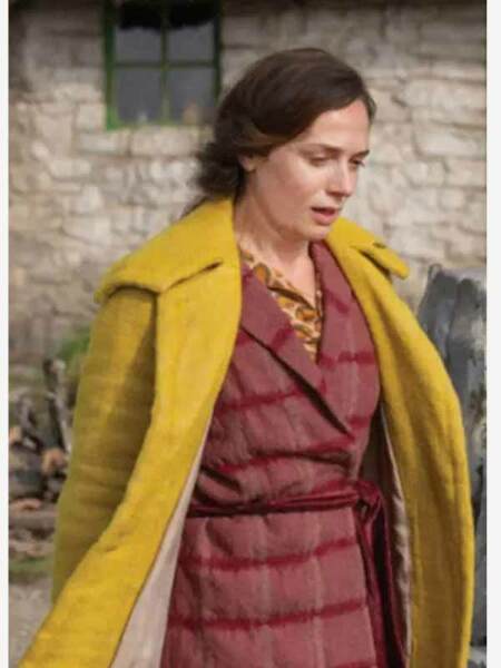 Les Parisiennes des Mamansnet: JesusFlo Superstar in a Back Lit Kaftan (Toyboy Not Included)