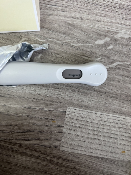 9dpo very faint line or indent!