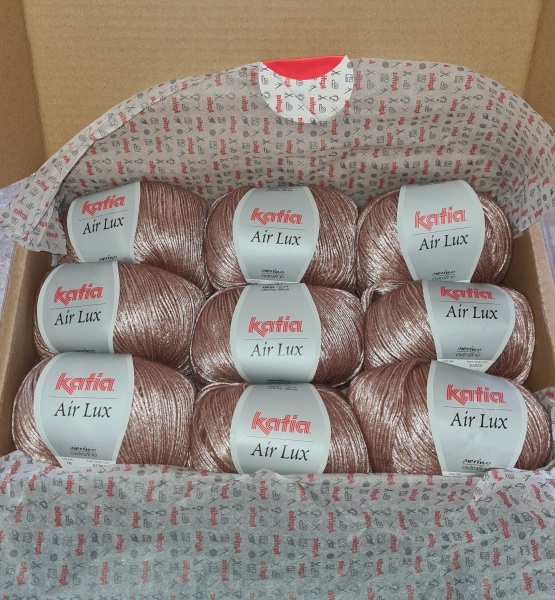 It's Crochet, Knit & Natter 10: New Year, New Yarn, New Thread!