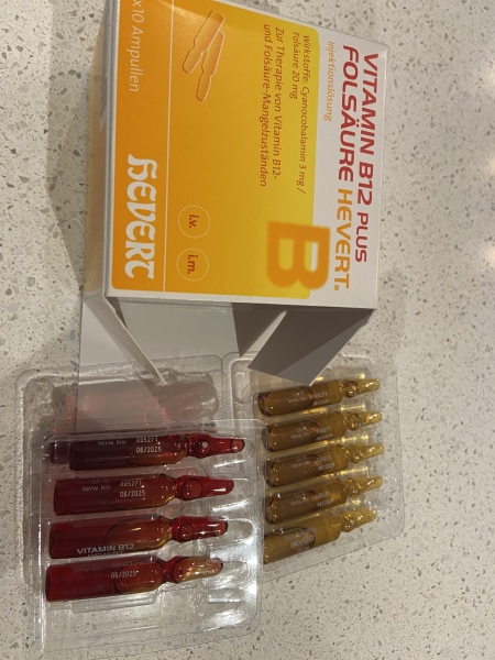 Self injecting b12 - ampoules changed from red to yellow?
