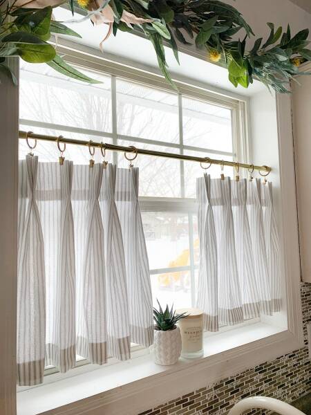 Curtains in the kitchen?