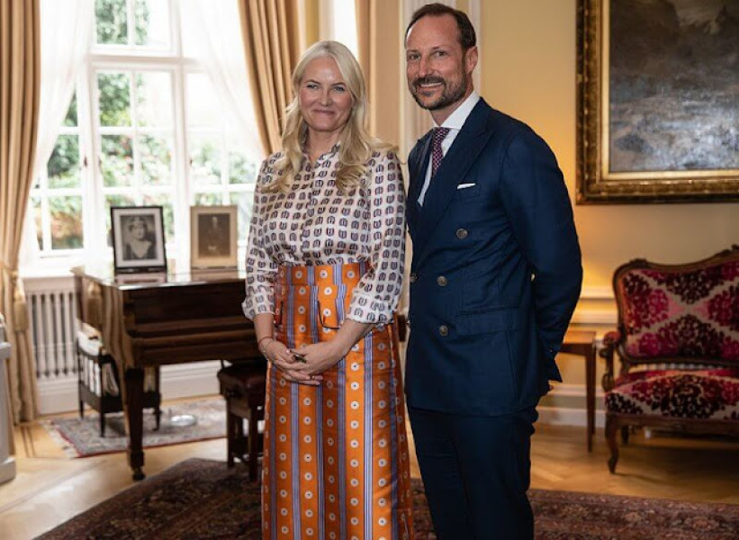 Royal Style: Quality jewellery, quality clothes and maybe a bit of Quality Street 