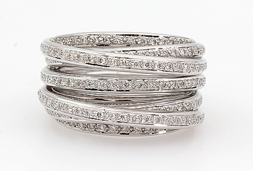 Shall I go for a replacement engagement ring or another piece of jewellery?