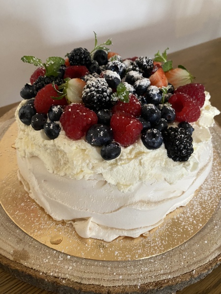 Aaaargh!!! Bakers… please help me save the pavlova!!