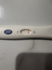 9dpo very faint line or indent!