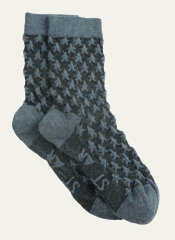 Hypersensitivity to seams in clothing - especially socks