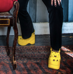 Caba Baba Rave - take your baby to watch nearly naked men in fetish gear