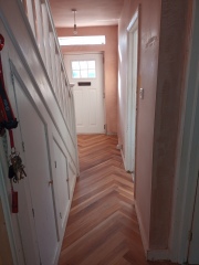 What colour to paint this hallway? (photos)
