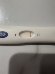 9dpo very faint line or indent!
