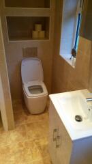 Please show me your bathrooms!