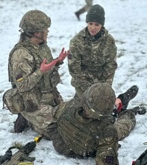 Royal Style: Quality jewellery, quality clothes and maybe a bit of Quality Street 