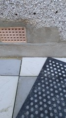Is there a drip bead here 