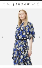 Les Parisiennes des Mamansnet: JesusFlo Superstar in a Back Lit Kaftan (Toyboy Not Included)