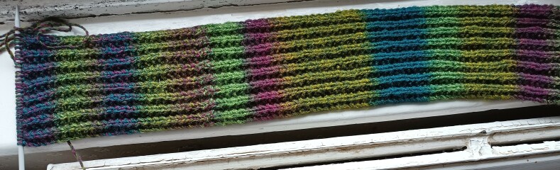 Balls'd up scarf knitting. 2nd wool is different! 