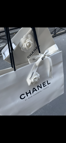 Chanel chat thread