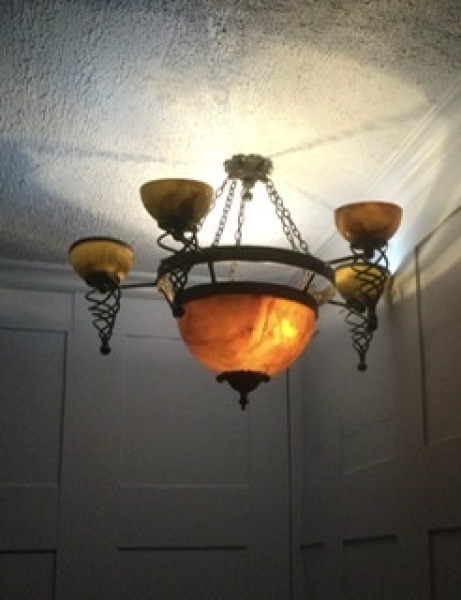 Flash me your chandeliers 