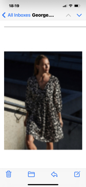 Need to up my "dressing for breakfast on holiday " game