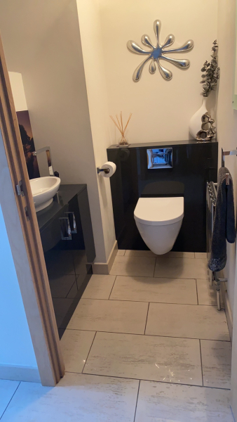 Understairs loo/cloakroom